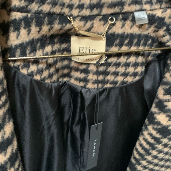 Elie Tahari Wool Coat - Picture 14 of 15